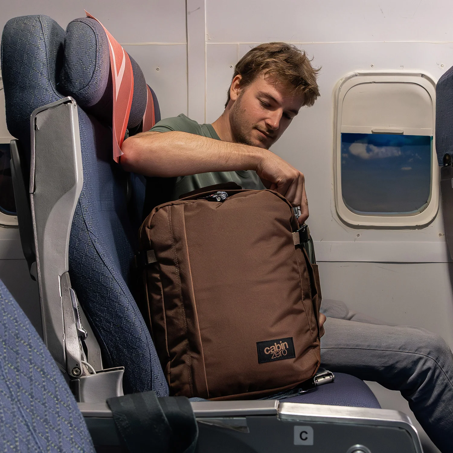 Cabinzero Cabinzero Classic Tech 28L - laptoprugzak handbagage 40 x 30 x 20 cm -  Redwood