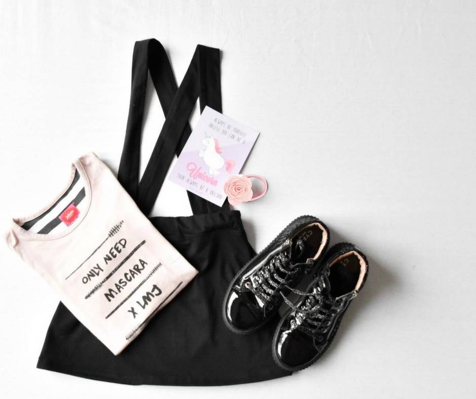 Dress to impress: deze trendy outfit mag je niet missen voor jouw meisje!