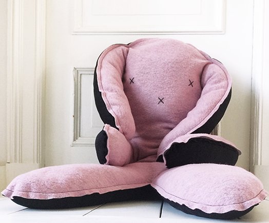 Dit XXL knuffel konijn is een echte Musthave voor jouw kleintje! Dit XXL knuffel konijn is een echte Musthave voor jouw kleintje!