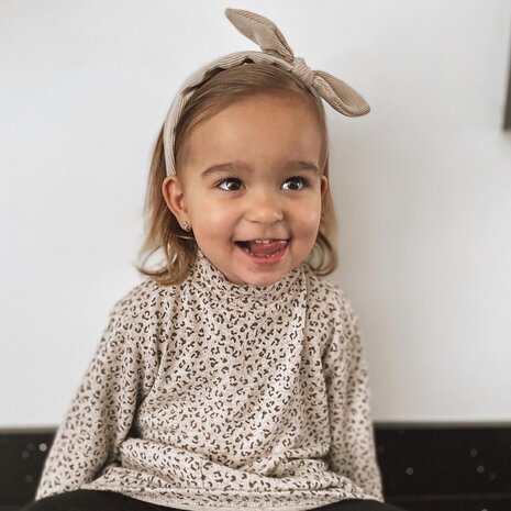 Your Little Miss Haarband met strik Billie - vanilla rib Your Little Miss Haarband met strik Billie - vanilla rib
