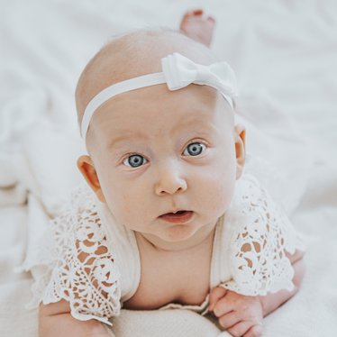 Your Little Miss Baby haarbandje met dubbele strik - white