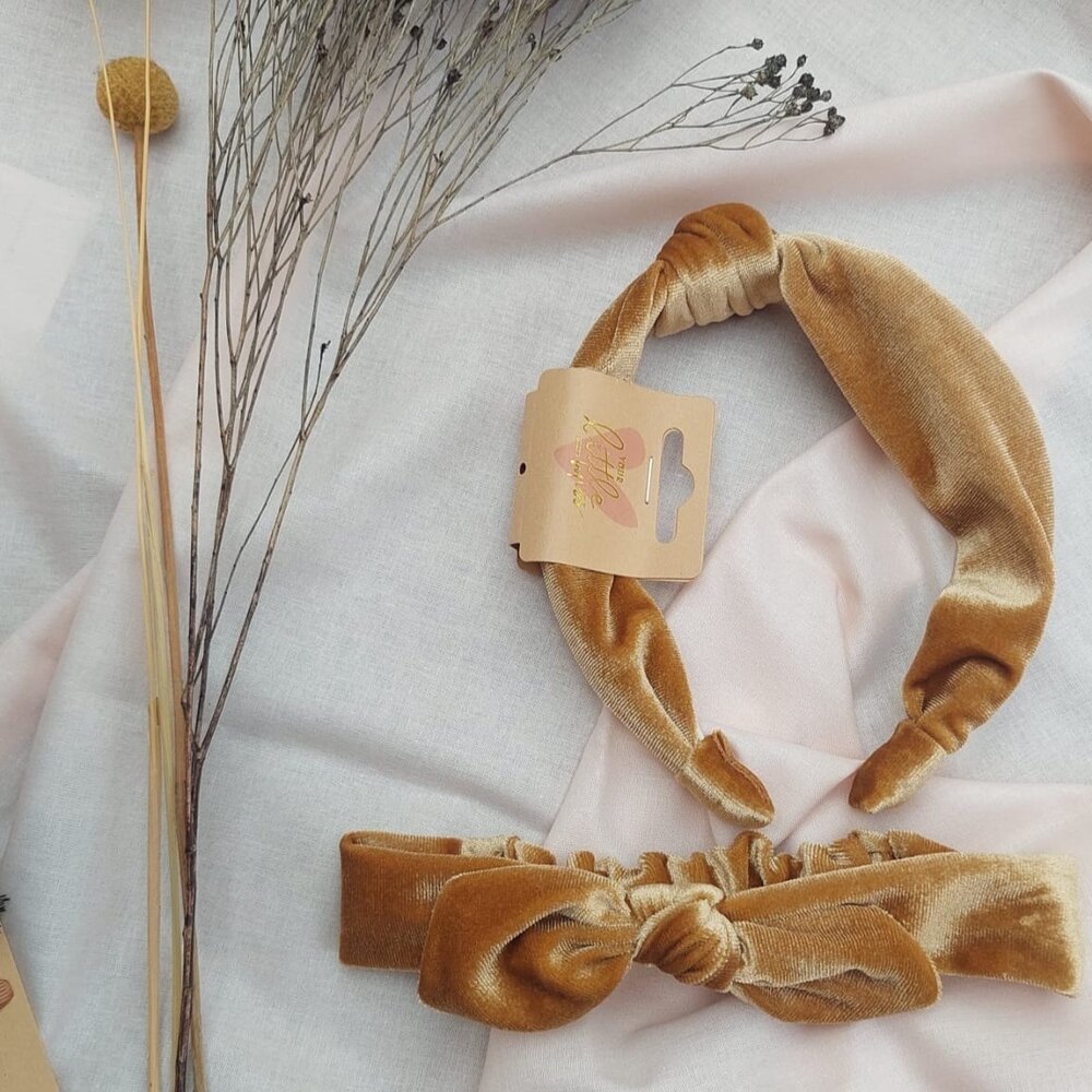 Your Little Miss Brede haarband met knoop Lexi - Honey spice