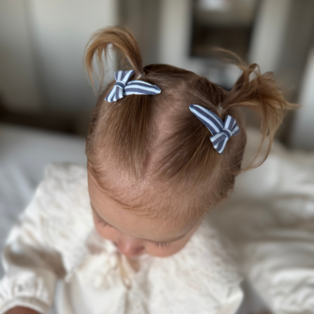 Your Little Miss Baby haarspeldjes met strik Romy - Azure stripe Your Little Miss Baby haarspeldjes met strik Romy - Azure stripe