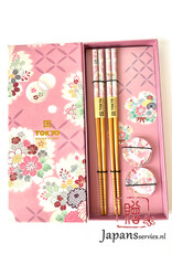 Tokyo Design Studio Sakura eetstokjes cadeauset met onderzetter