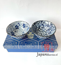 Tokyo Design Studio Blauwe kommen giftset met sakura