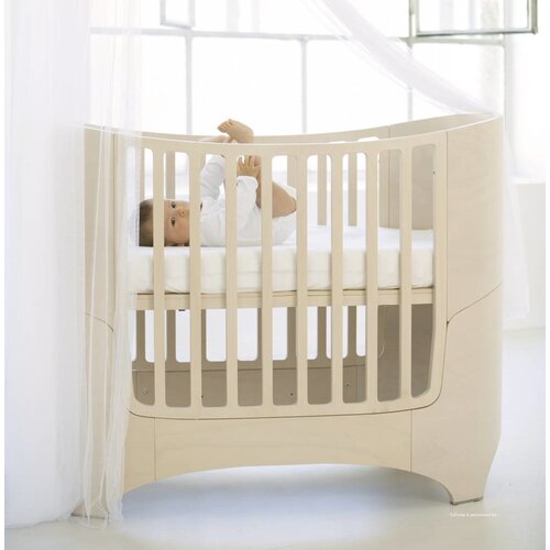 Leander Babybett mit Junior-kit in white wash