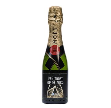 Mini Moët & Chandon met eigen etiket