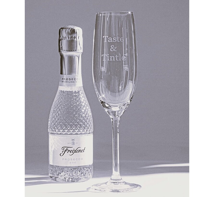 Engraved champagne flutes 15 cl | With name or text engraving