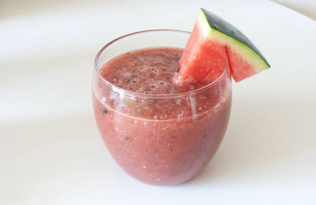 Ayurvedische verkoelende watermeloen smoothie (perfect voor het zomerse pitta seizoen)