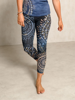 The Spirit of Om Yoga Leggings - Magic (XS/S/M)