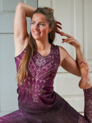 The Spirit of Om Yoga Top - Buddhi - Aubergine (XS/L)