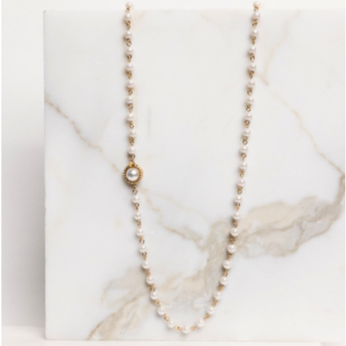 Souvenirs de pomme Fine Pearls Long Necklace