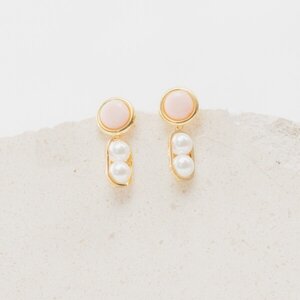 Souvenirs de pomme Aurore Nude Pearl Short Earrings