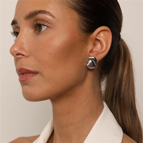 Souvenirs de pomme Rosa silver short earrings