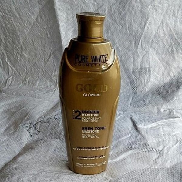 Pure White Pure White Gold Glowing Maxi Tone Lightening and Rejuvinating Lotion (200ml)
