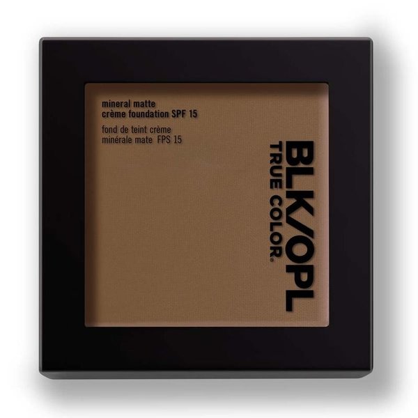 Black Opal Black Opal - Veelzijdige, bekroonde foundation - Vlekkeloze, matte finish met satijn effect - Aanpasbare kleur met Shade IDª technologie