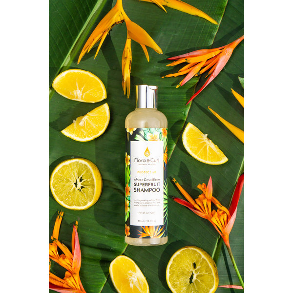 Flora & Curl Flora & Curl - Shampoo - Reinigt, herstelt en voedt krullen - Versterkt met tarweproteinen en olien - 300ml