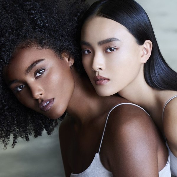 Makari Makari - Reinigingszeep - Verwijdert dode huidcellen - Verheldert en egaliseert teint - Geeft frisse en gladde huid - 200g