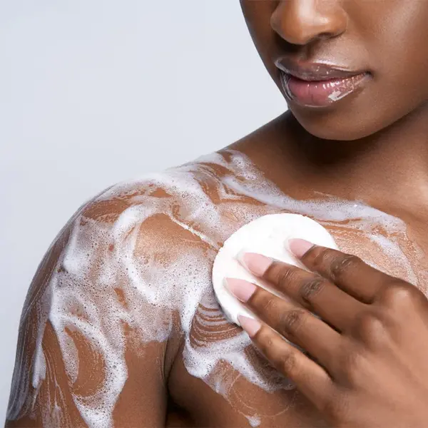 Makari Makari - Exfolierende zeep - Verwijdert dode huidcellen voor een gladdere huid - Hydrateert en voedt met natuurlijke olien - 200g