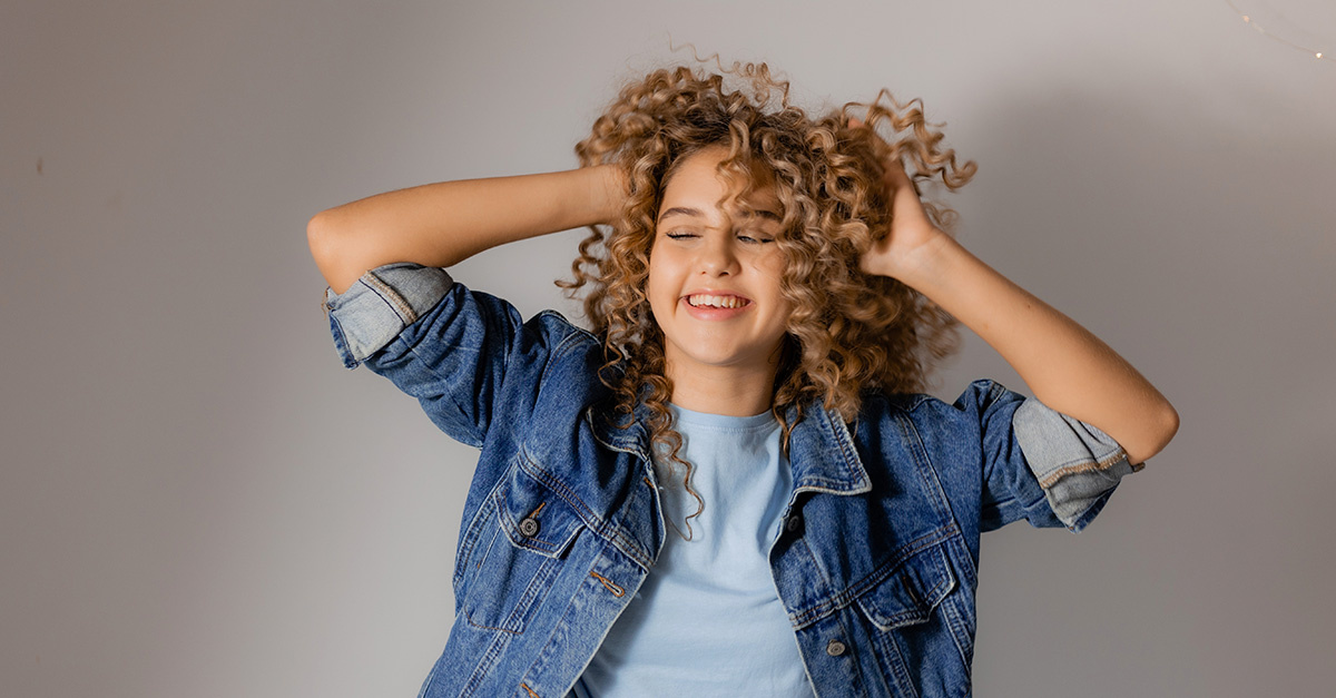 5x Back-to-school haarstijlen voor kinderen met krullend haar