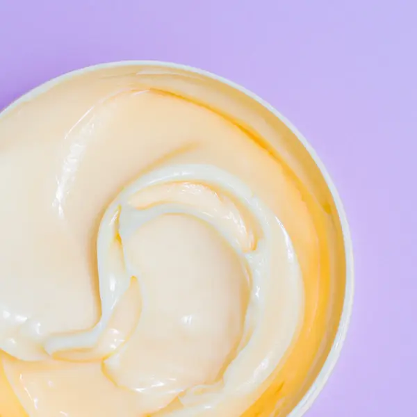 Umberto Giannini Banana Butter Leave-In Conditioner