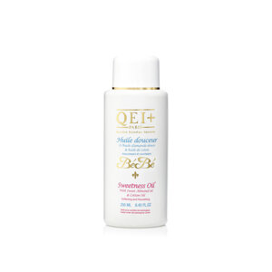 QEI+ Moisturizing Baby Oil Sweet Almond 250ml