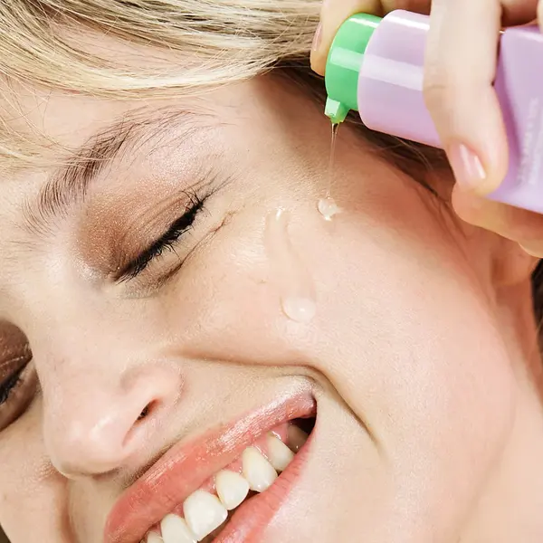 Makari Makari IYKYK 20% AHA + 10% Niacinamide Radiance Renewal Booster – Exfoliating & Tone-Balancing Serum 80ml