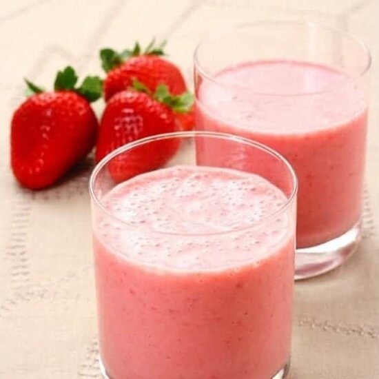 AW DUTCH STYLE STRAWBERRY MILKSHAKE