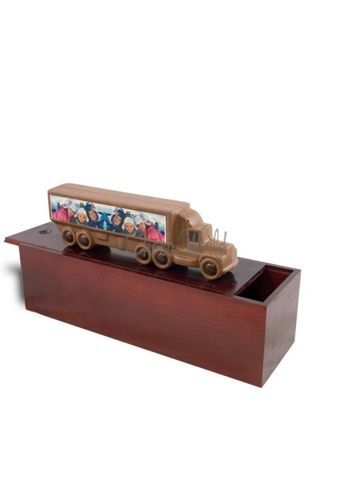 Chocolaterie Vink Vrachtwagen met foto/logo & garage