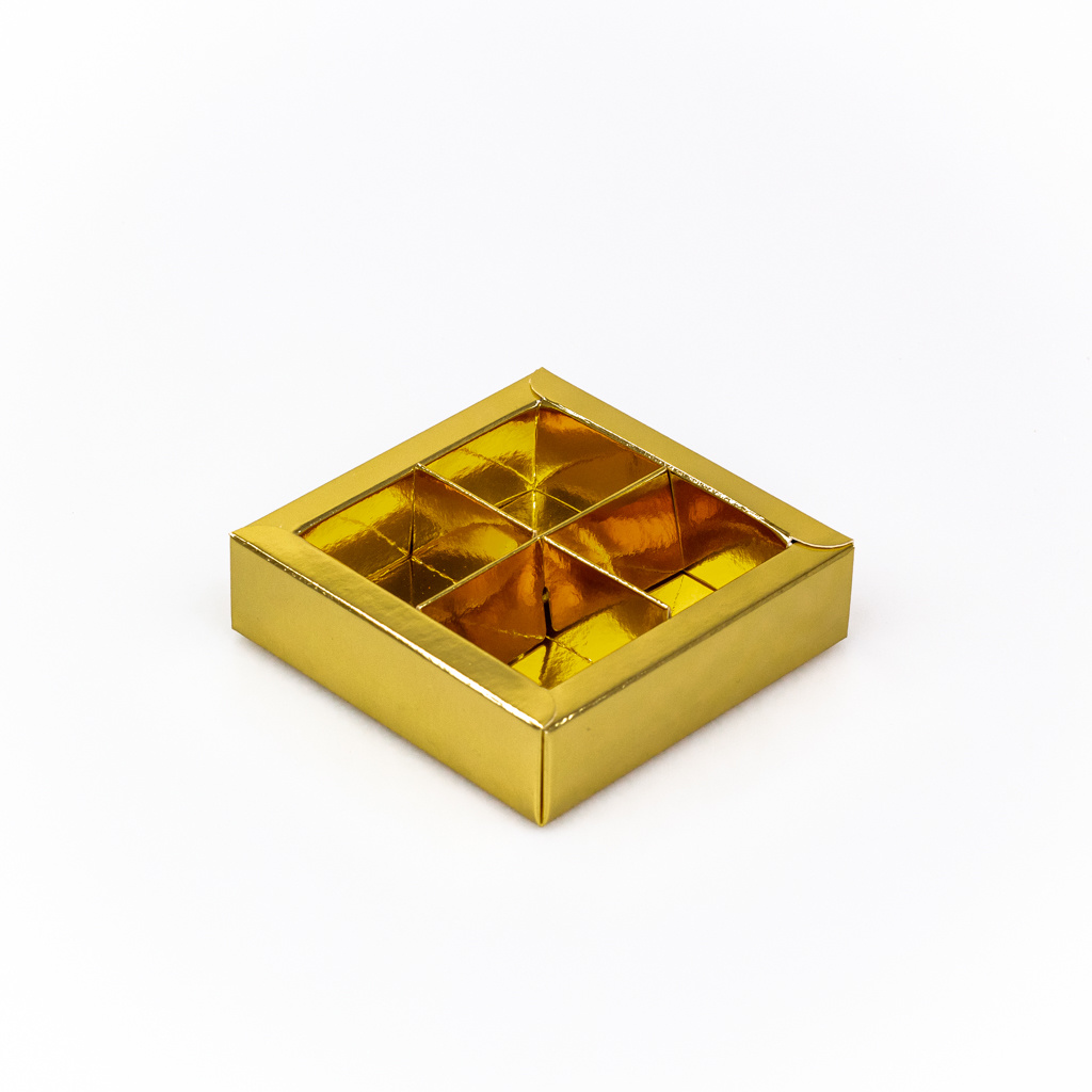 Gold square window box with interior for 4 chocolates - 75*75*25 mm - 80 pieces