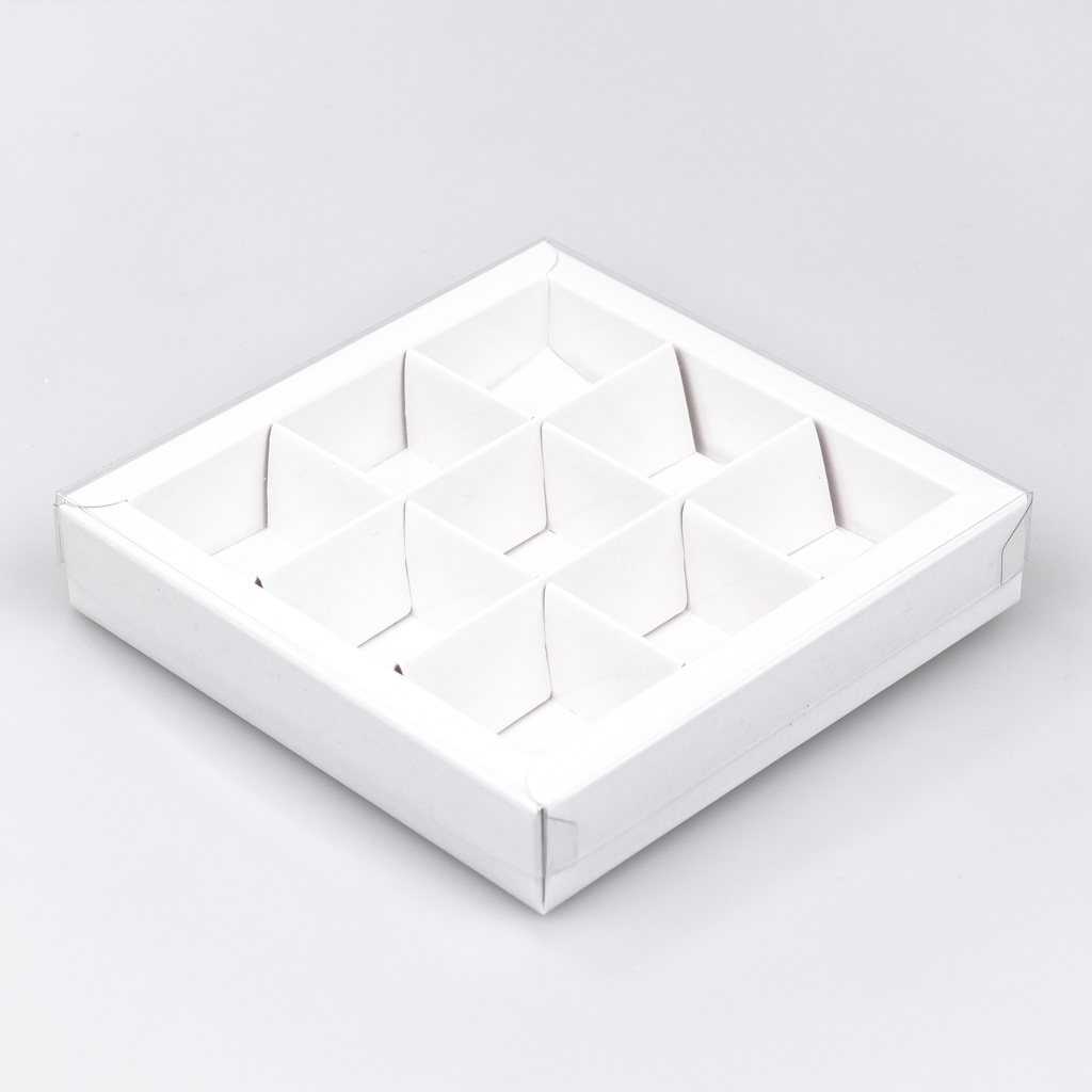 Boîte blanc carré avec interiéur pour 9 pralines - 115*115*25mm - 40 pièces
