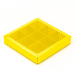 Boîte jaune carré avec interiéur pour 9 pralines - 115*115*25mm - 40 pièces