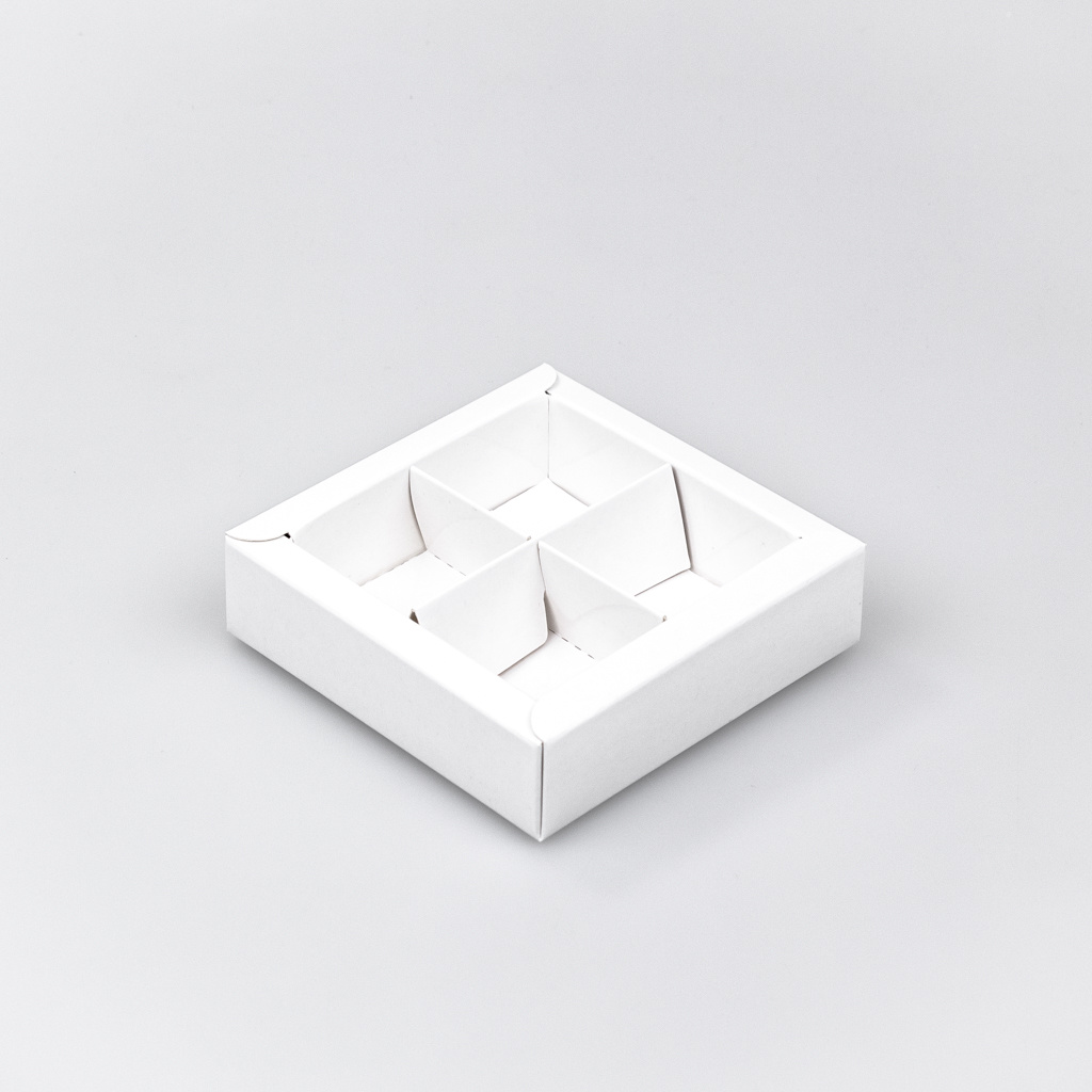 White square window box with interior for 4 chocolates - 75*75*25 mm - 80 pieces