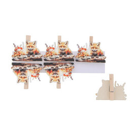 Vos "Roka"  op boomstronk knijper