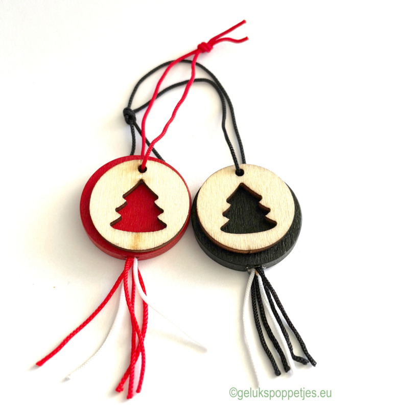 Glücks-Weihnachtsbaum rot und schwarz