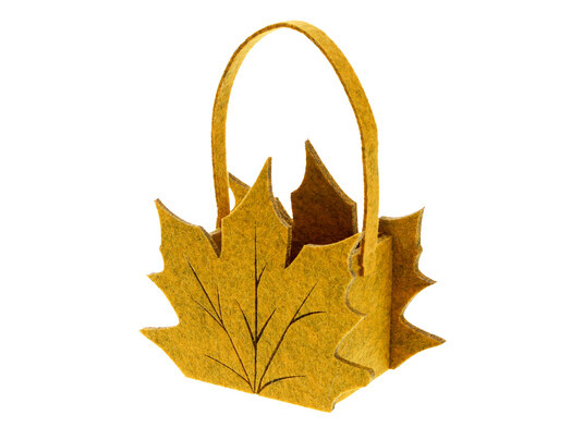 Panier de feuille d'automne avec oreille ocre