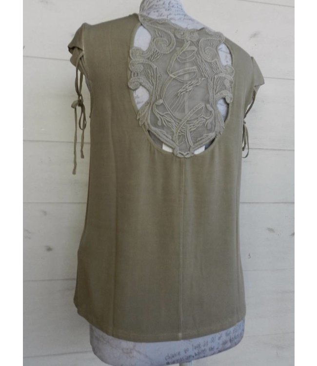 Elisa Cavaletti Haut Terra