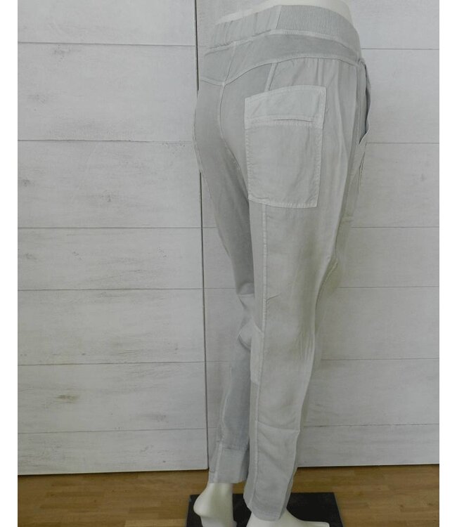 Elisa Cavaletti Hose schilf