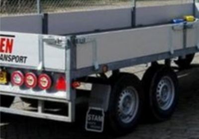 Mandatory lights and retroreflectors for trailers