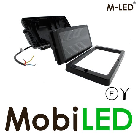M-LED M-LED Classic 220 verstraler met dual color positielicht met chromen rand M-LED M-LED Classic 220 verstraler met dual color positielicht met chromen rand