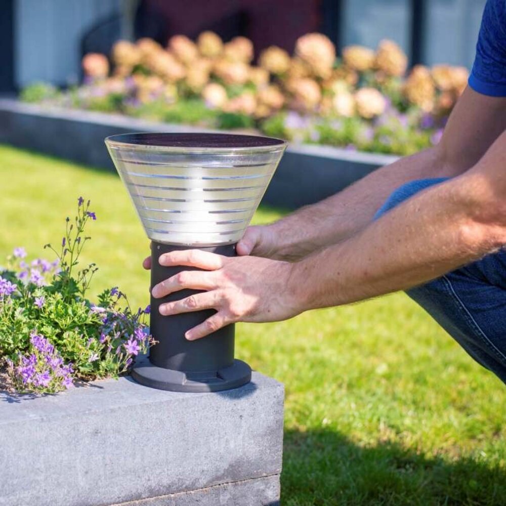 Iplux ROME 30 cm Solar staande tuinlamp Iplux ROME 30 cm Solar staande tuinlamp