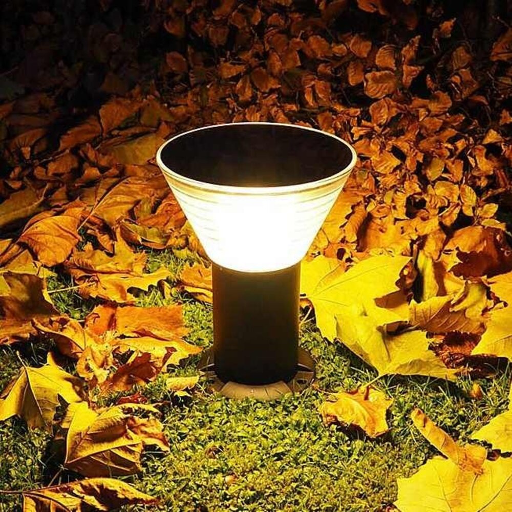 Iplux ROME 30 cm Solar staande tuinlamp Iplux ROME 30 cm Solar staande tuinlamp