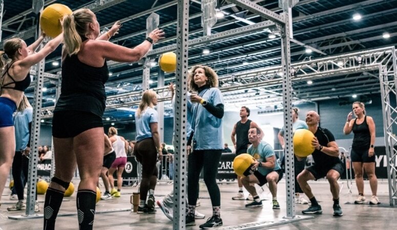 Fitnessrace rigs voor gyms: waar moet je op letten en hoe stel je de perfecte rig samen?