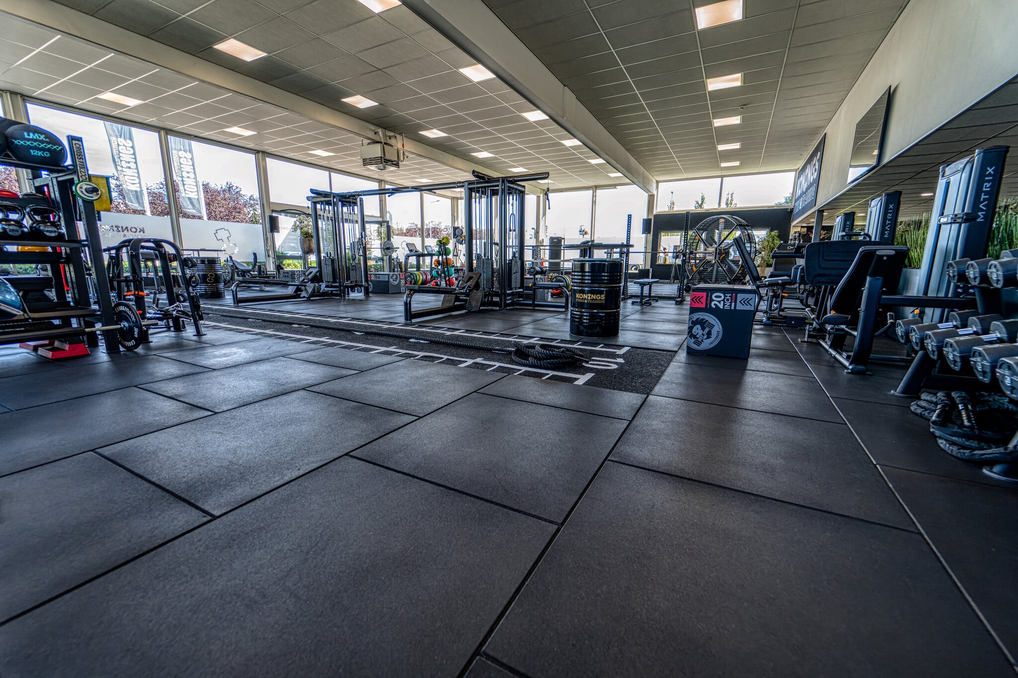 Professional training space fitted with Lifemaxx fitness equipment
