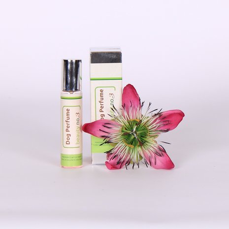 Dierportiek Dog Perfume beauty number 3, een heerlijk lang geurend hondenparfum Dierportiek Dog Perfume beauty number 3, een heerlijk lang geurend hondenparfum