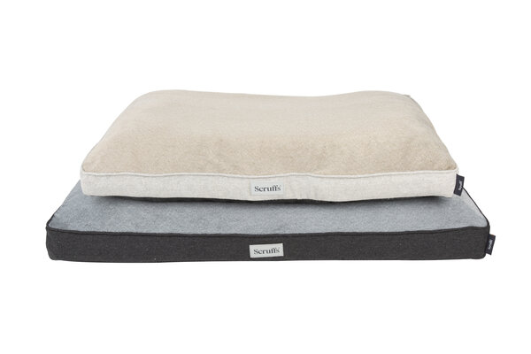 Scruffs Harvard Grafietgrijs Memory Foam Orthopedisch Kussen, een hondenkussen die ondersteuning en comfort combineert. Scruffs Harvard Grafietgrijs Memory Foam Orthopedisch Kussen, een hondenkussen die ondersteuning en comfort combineert.