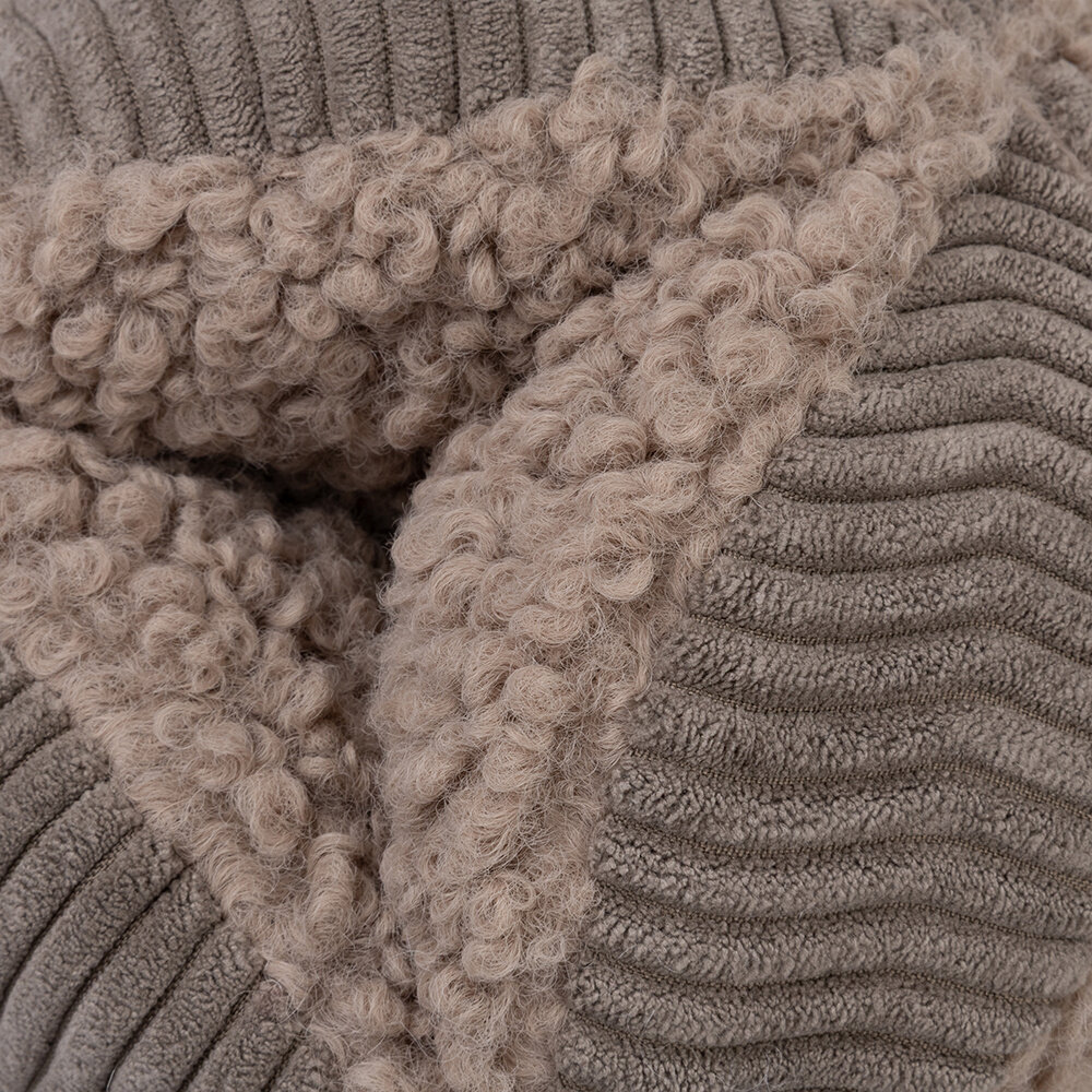 District 70 Bobby snuffelbal District 70 Bobby snuffelbal