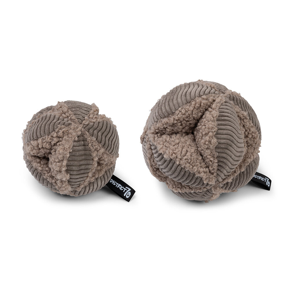 District 70 Bobby snuffelbal District 70 Bobby snuffelbal