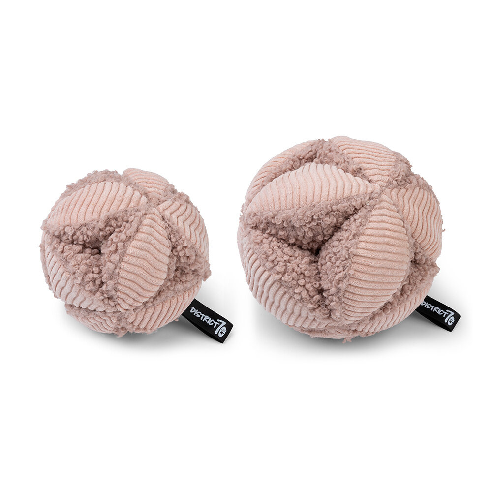 District 70 Bobby snuffelbal District 70 Bobby snuffelbal