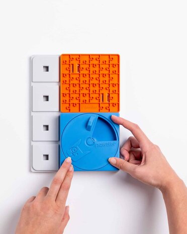 Pawzler Beginner set, interactieve hondenpuzzel voor puppy's en honden die nog niet bekend zijn met puzzelspeeltjes. Pawzler Beginner set, interactieve hondenpuzzel voor puppy's en honden die nog niet bekend zijn met puzzelspeeltjes.